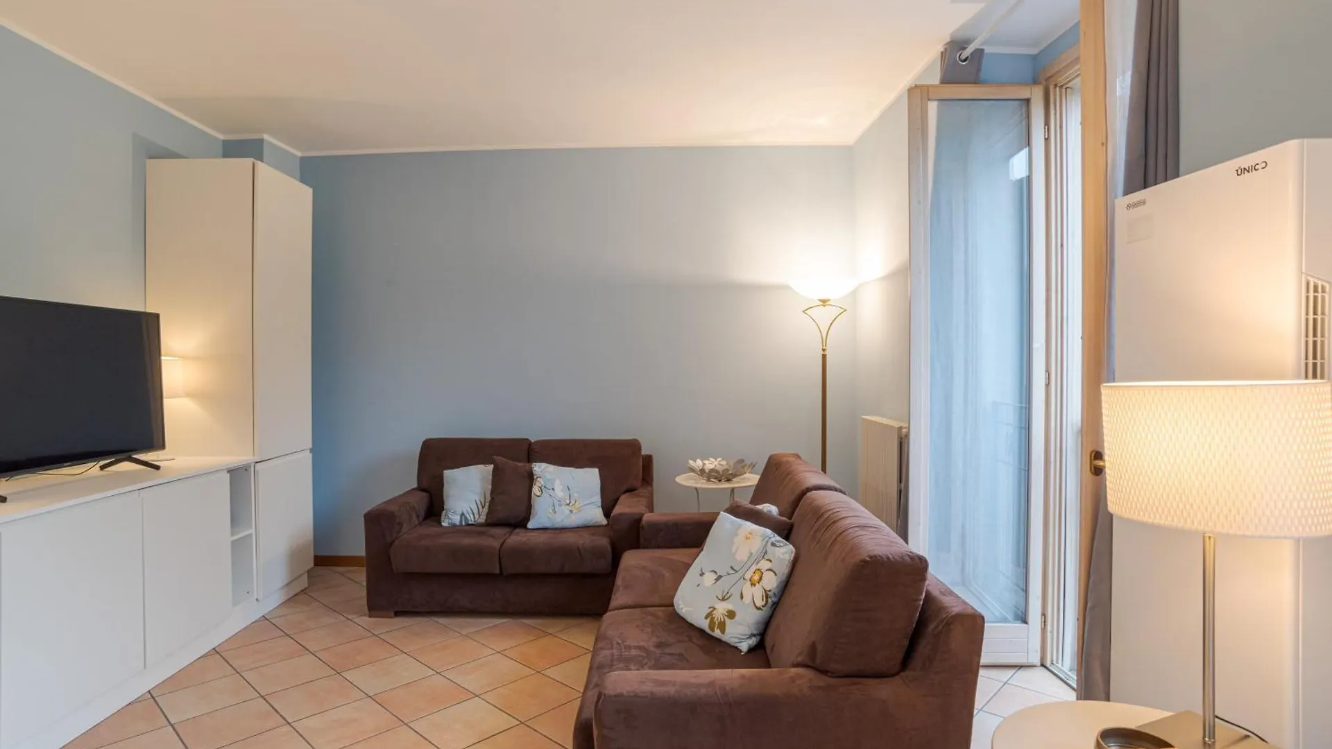 Ossuccio Apt With Balcony & Private Parking Appartement