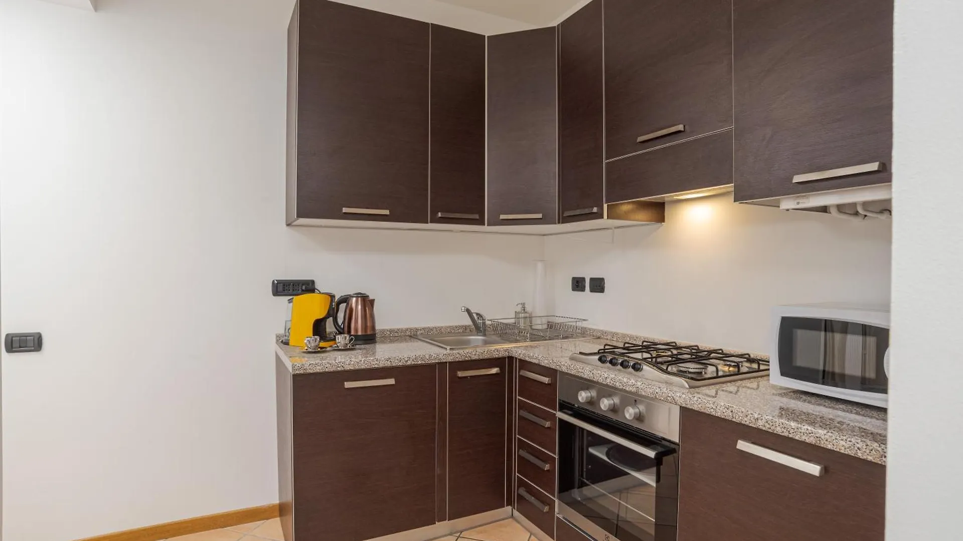 Ossuccio Apt With Balcony & Private Parking